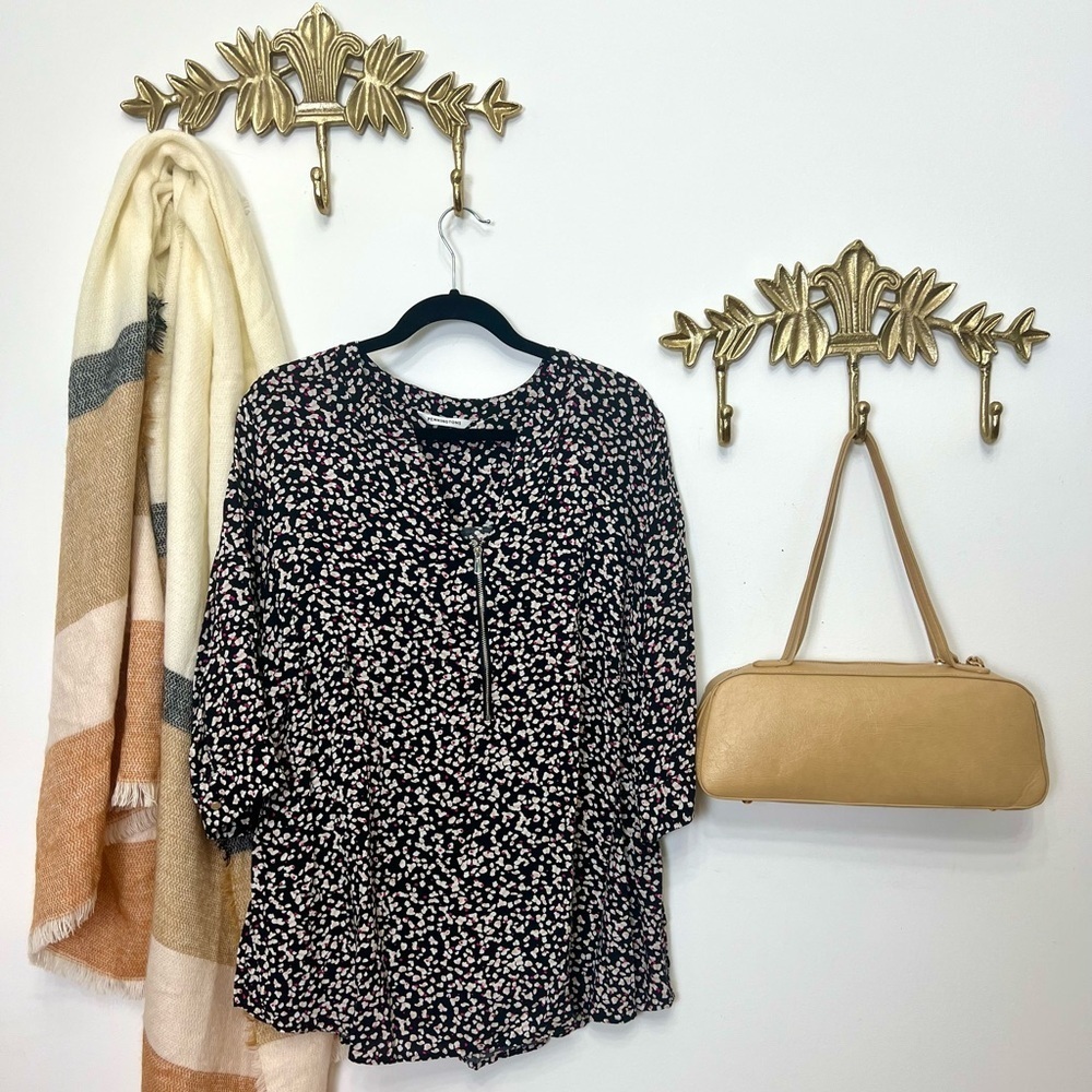 Stylish chic tunic w zipper 2x ptp 26”